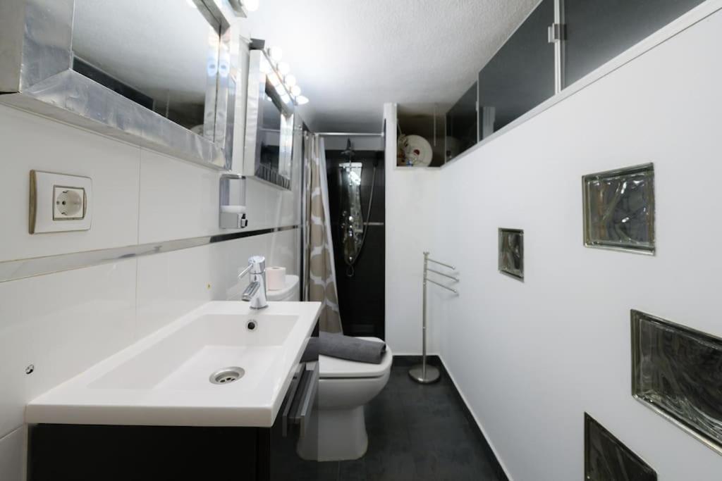 Апартаменти Encantador Apartamento Temporal Centrico Con Patio Privado Mpe51 Мадрид Екстер'єр фото